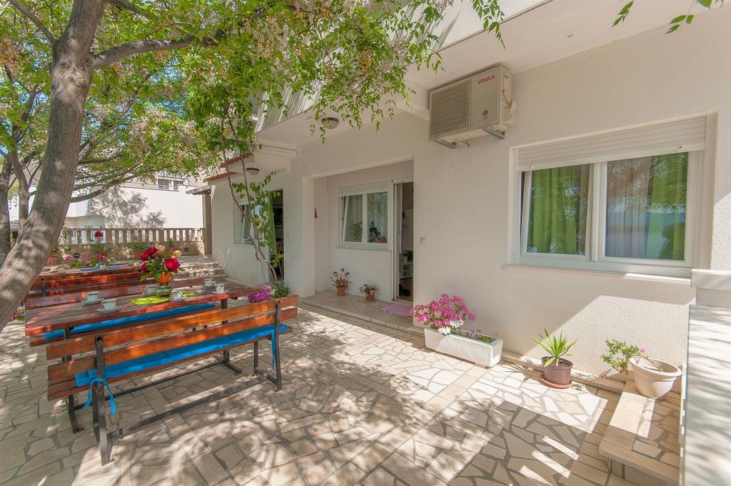 Apartments Zdenka 오미스 외부 사진