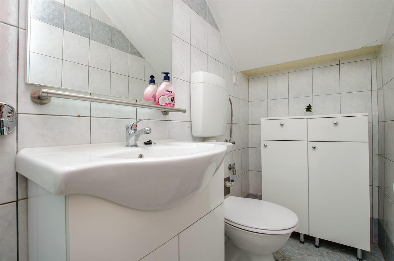 Apartments Zdenka 오미스 외부 사진