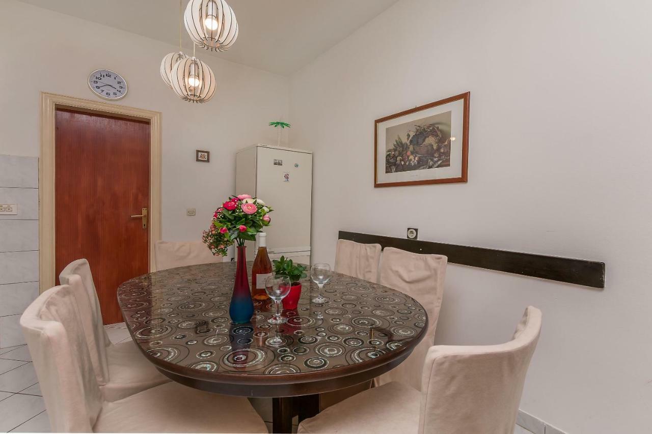 Apartments Zdenka 오미스 외부 사진