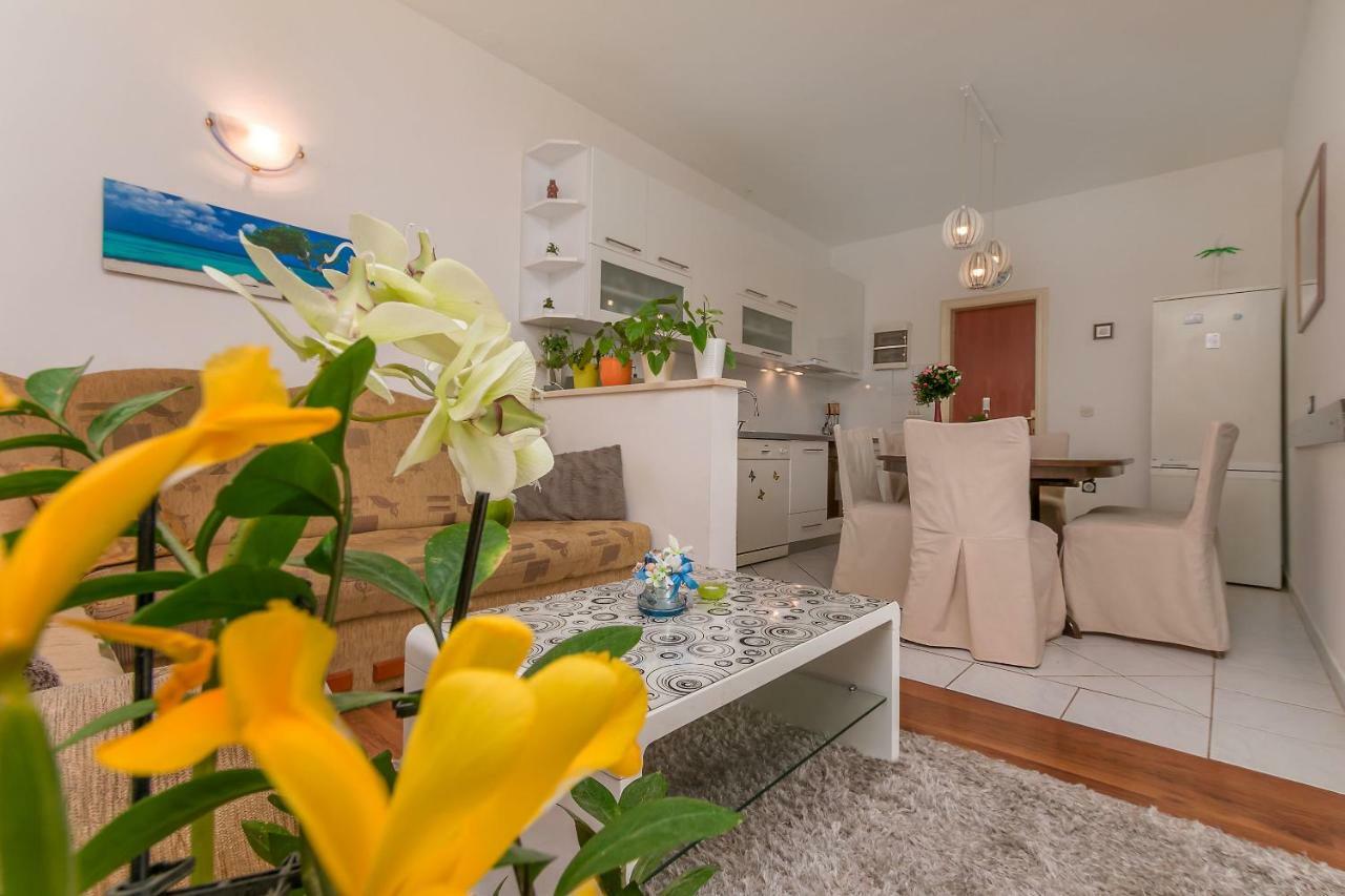 Apartments Zdenka 오미스 외부 사진