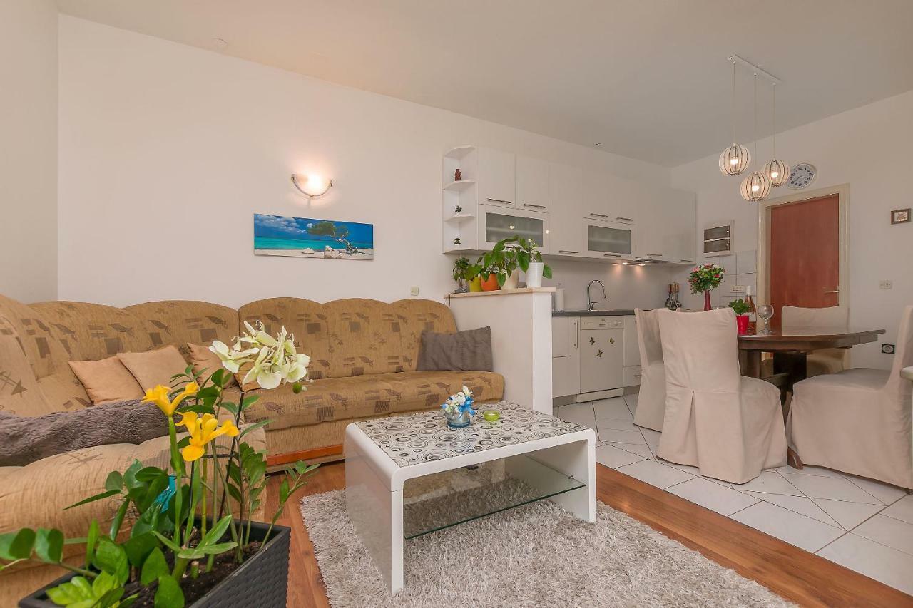 Apartments Zdenka 오미스 외부 사진