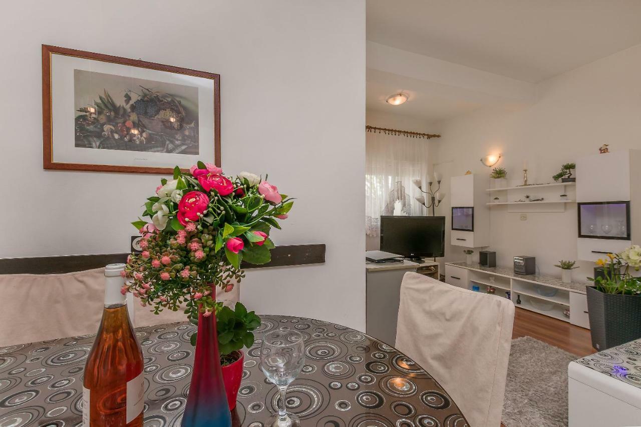Apartments Zdenka 오미스 외부 사진