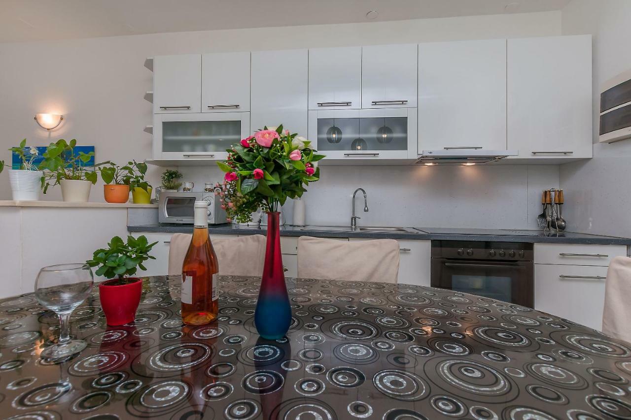 Apartments Zdenka 오미스 외부 사진