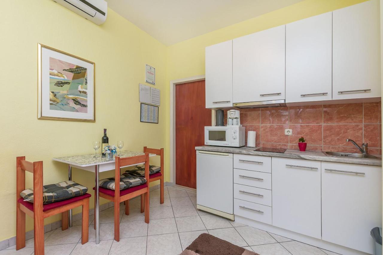 Apartments Zdenka 오미스 외부 사진